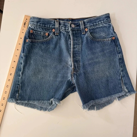Vintage 90s Levi’s 501 Cut Off Jean Shorts Tag size 30 - Picture 6 of 11